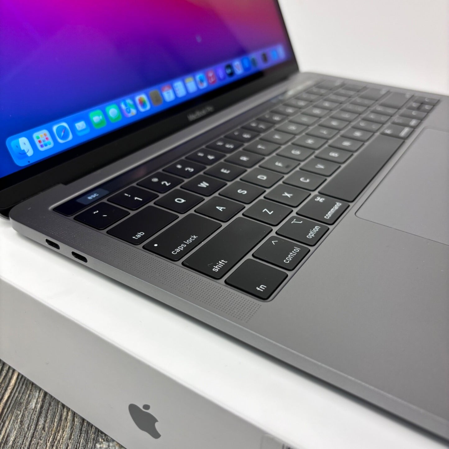 MacBook Pro 13" i5 16GB 256GB 2019