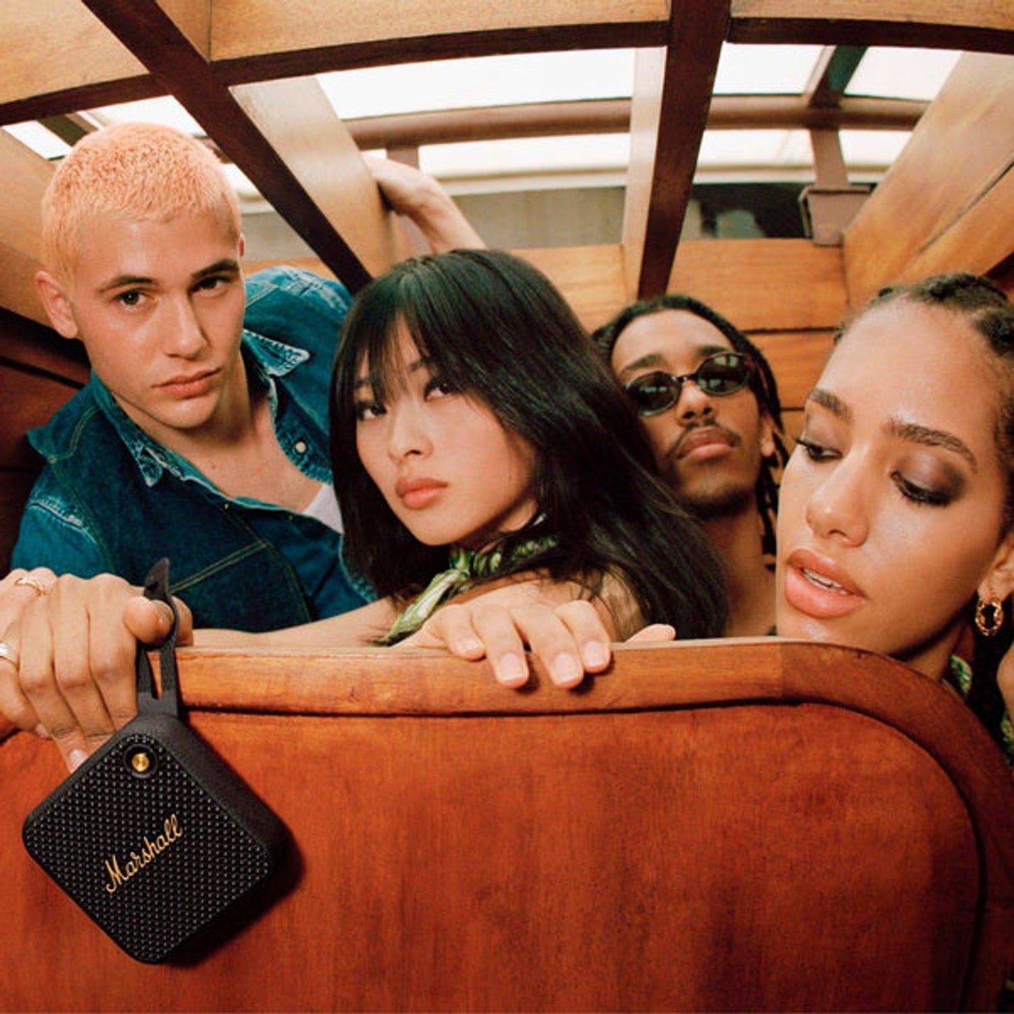 Parlante portatil bluetooth Willen Marshall Black and Brass