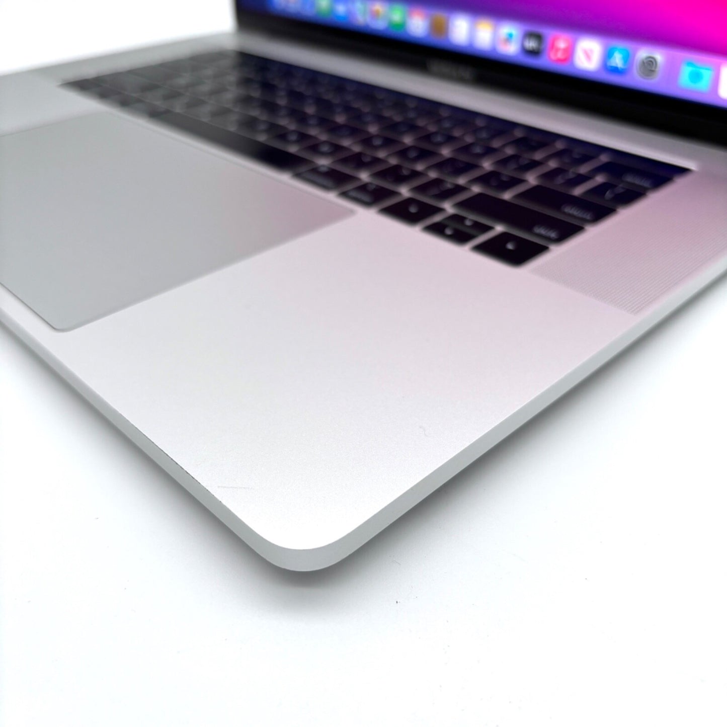 MacBook Pro 15" i7 16GB 512GB