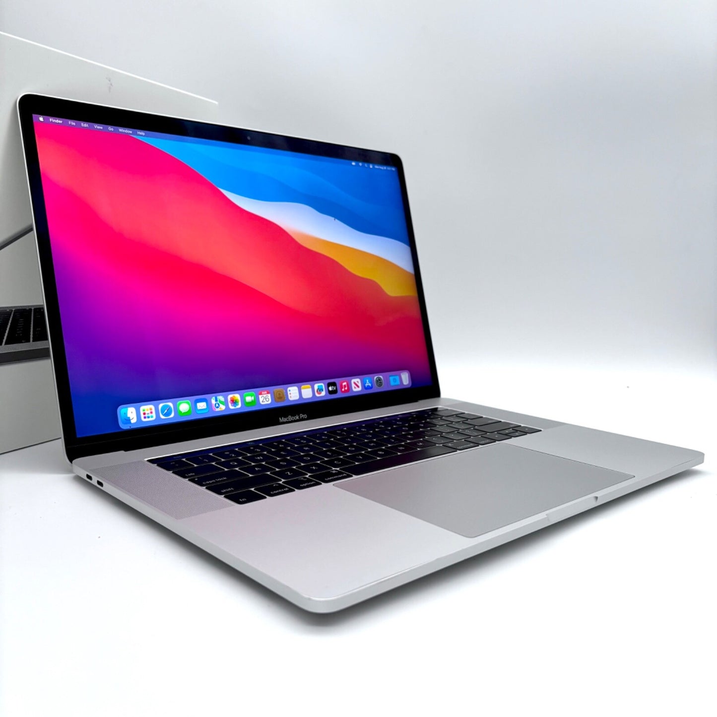 MacBook Pro 15" i7 16GB 512GB