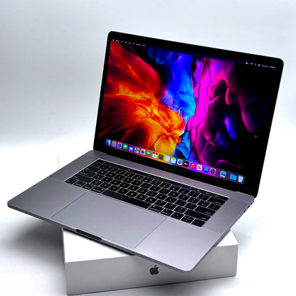 MacBook Pro 15" i7 16GB 256GB 2018